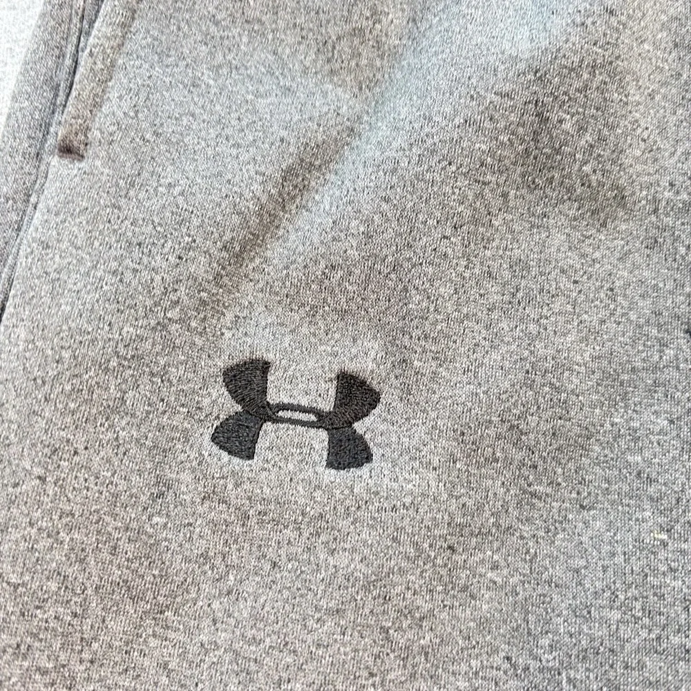 Under Armour Storm Boy's Gray Athletic Pants Sweatpants Size YXL Comfort Loose
